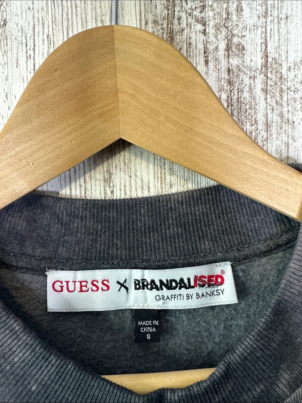 GUESS X BRANDALISED WITH GRAFFITI BY BANKSY QUEEN SWEATSHIRT Men’s Sz S